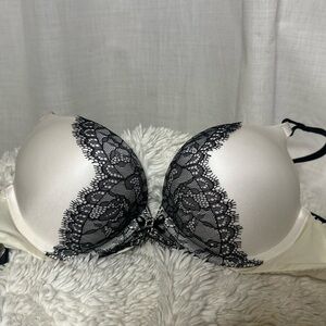 Victoria's Secret Black and Cream Lace Bra Push-Up Style